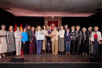 El galardón se ha entregado a la Asociación de Mujeres 'El Cambio', por el impacto local y el carácter participativo de sus actividades por la igualdad. 